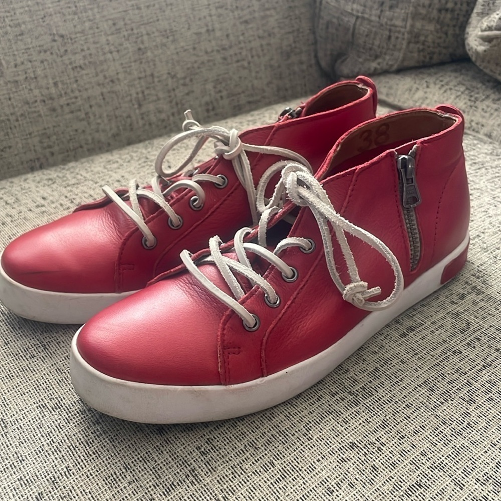 Blackstone Women’s Red Claret Sneaker Tennis Shoes‎ Size 38